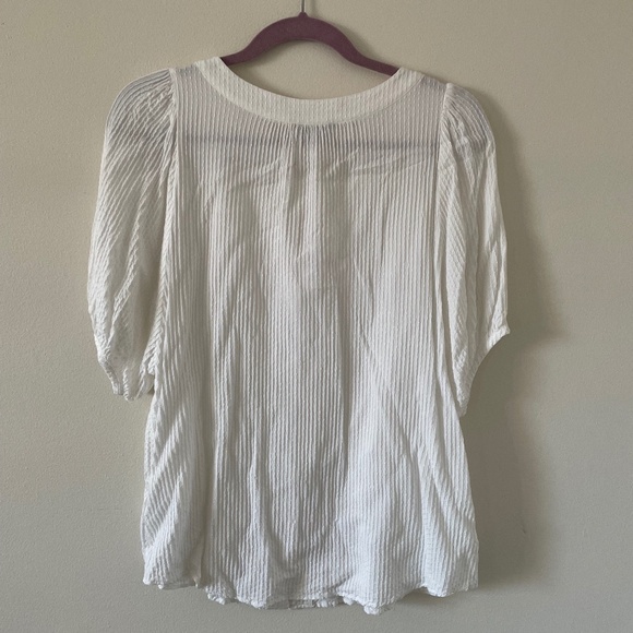 SMART SET White Flowy Button-Down - Picture 5 of 8